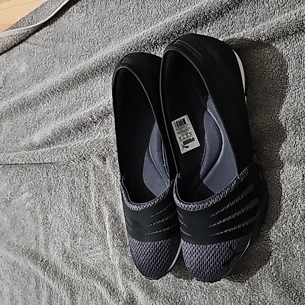 Puma slip on walking shoe